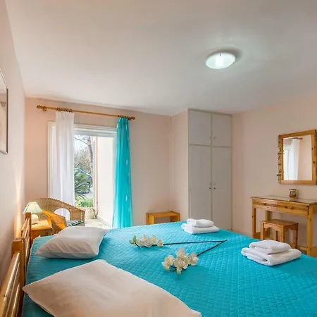 Ormos Drepanou Apartment *